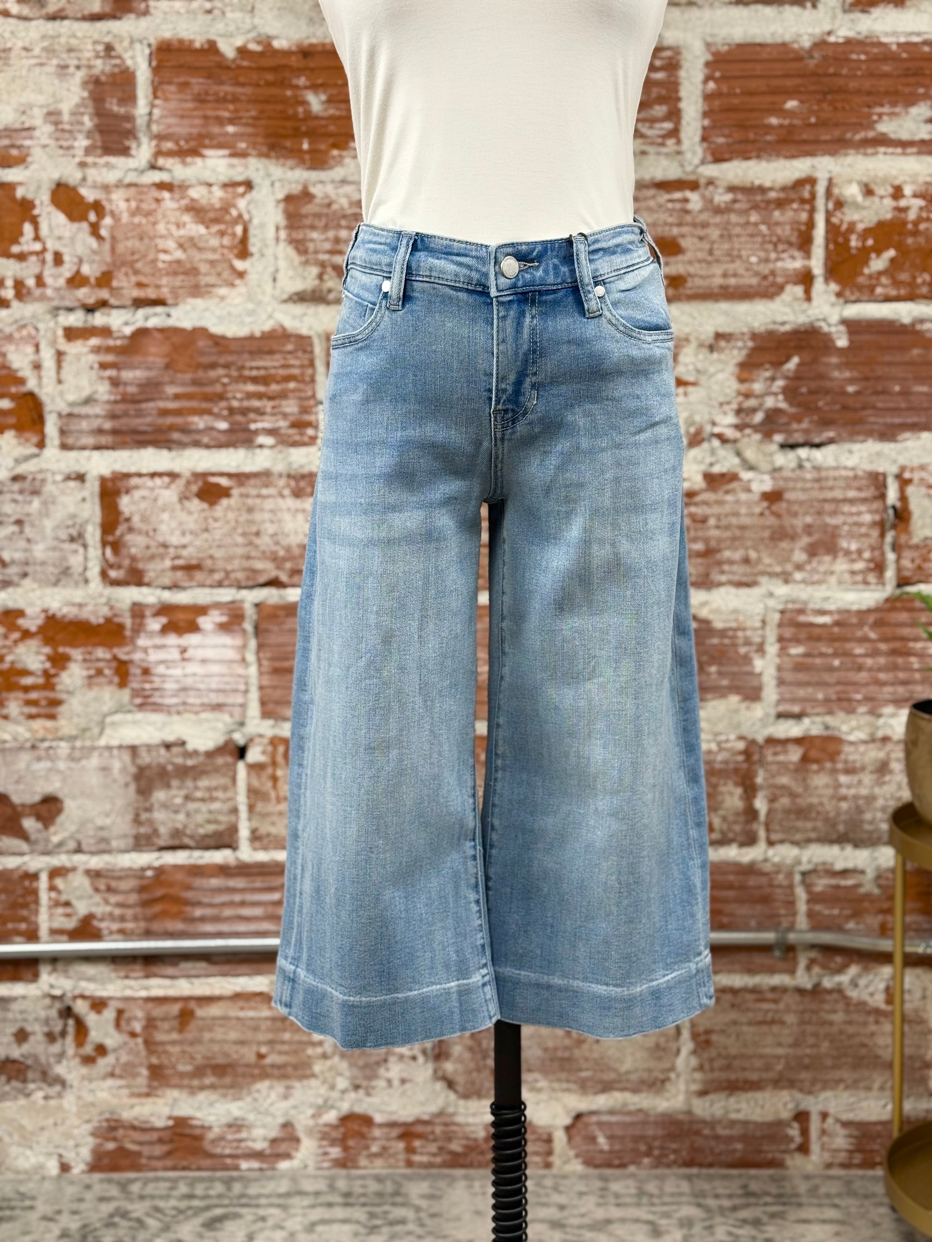 Liverpool Yacht Pants in Abbot Kinney-232 Shorts-Little Bird Boutique