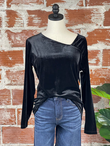 Another Love Brielle Velvet Top in Black