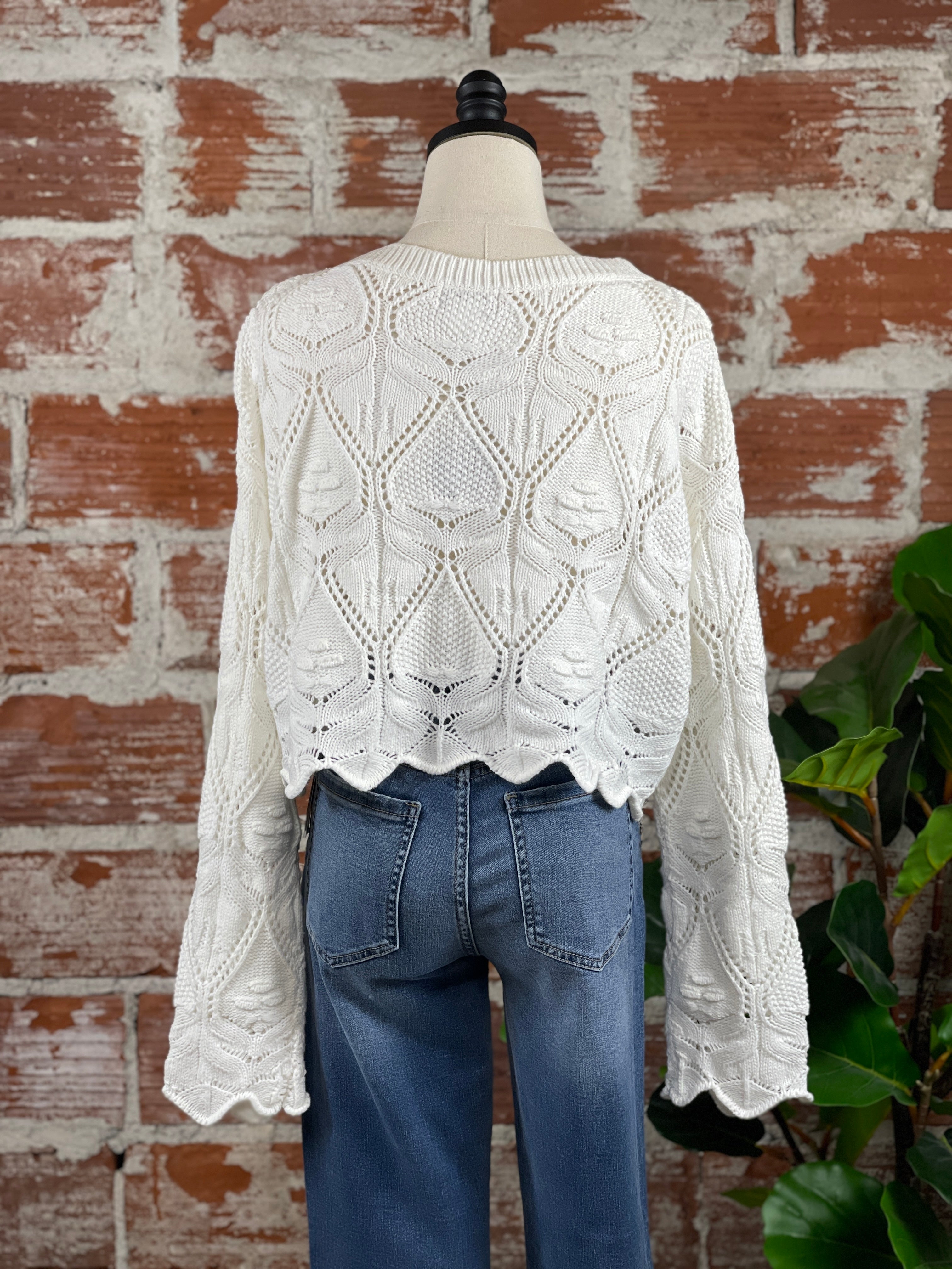 Apricot Scallop Hem Sweater in White – Little Bird Boutique